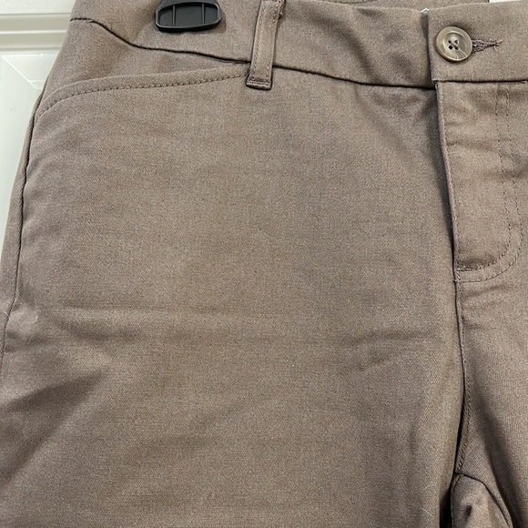 St John’s Bay ladies capris - Picture 2 of 9